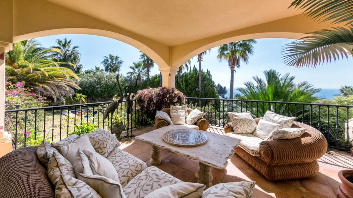 6 Bedroom Villa for Sale in Sierra Blanca — 5