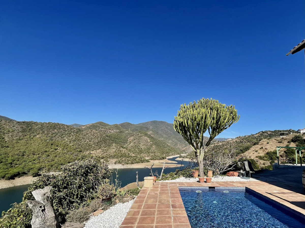 3 Bedroom Villa for Sale in Istán — 8