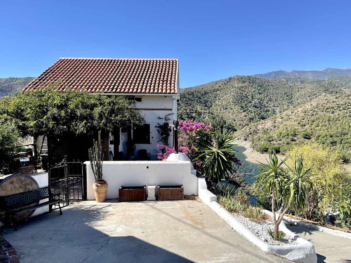 3 Bedroom Villa for Sale in Istán — view 10