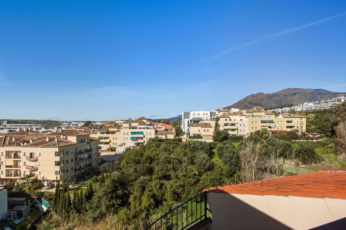 3 Bedroom Apartment for Sale in Estepona — 5