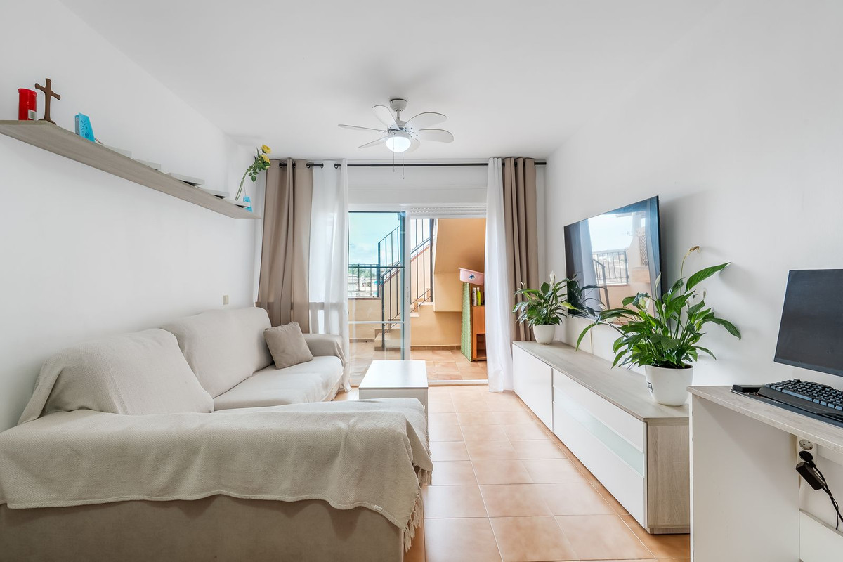 3 Bedroom Apartment for Sale in Estepona — 8