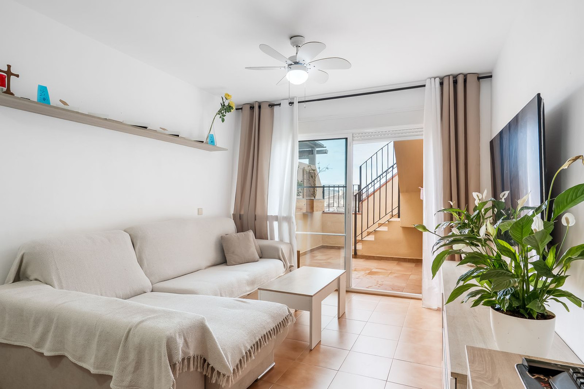3 Bedroom Apartment for Sale in Estepona — 9