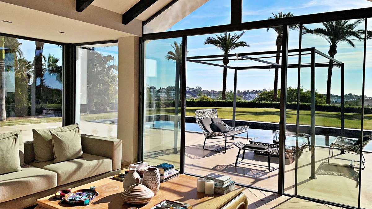 5 Bedroom Villa for Sale in Benahavís — 2