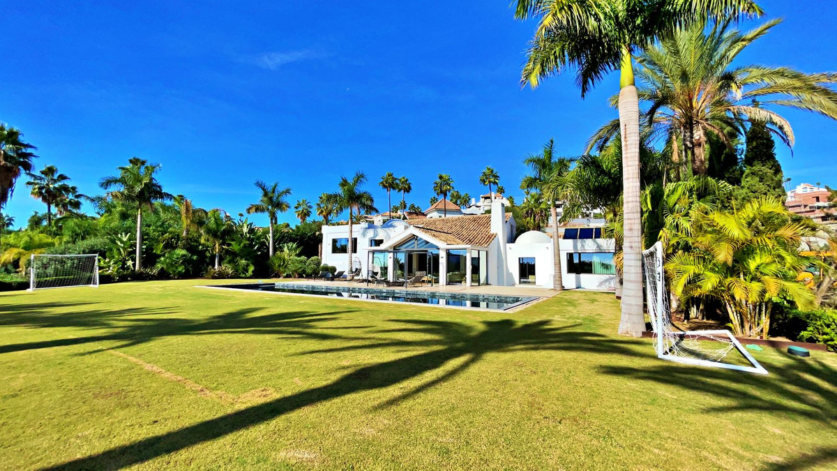 5 Bedroom Villa for Sale in Benahavís — 8