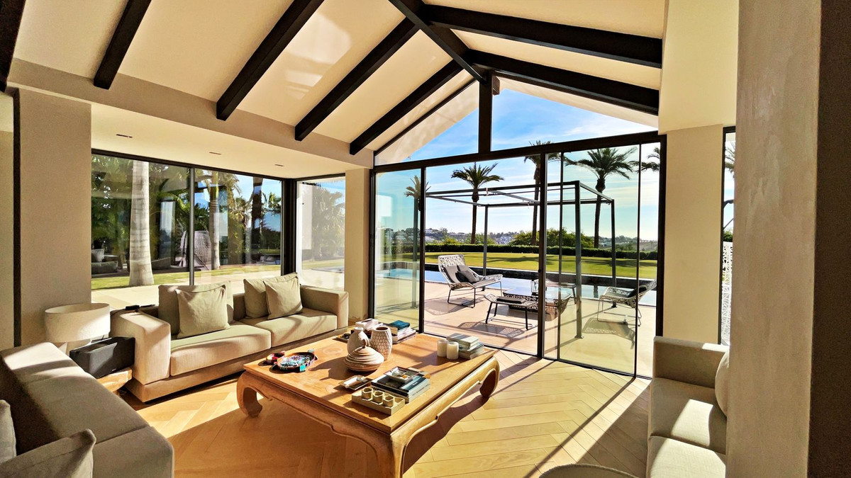 5 Bedroom Villa for Sale in Benahavís — view 10