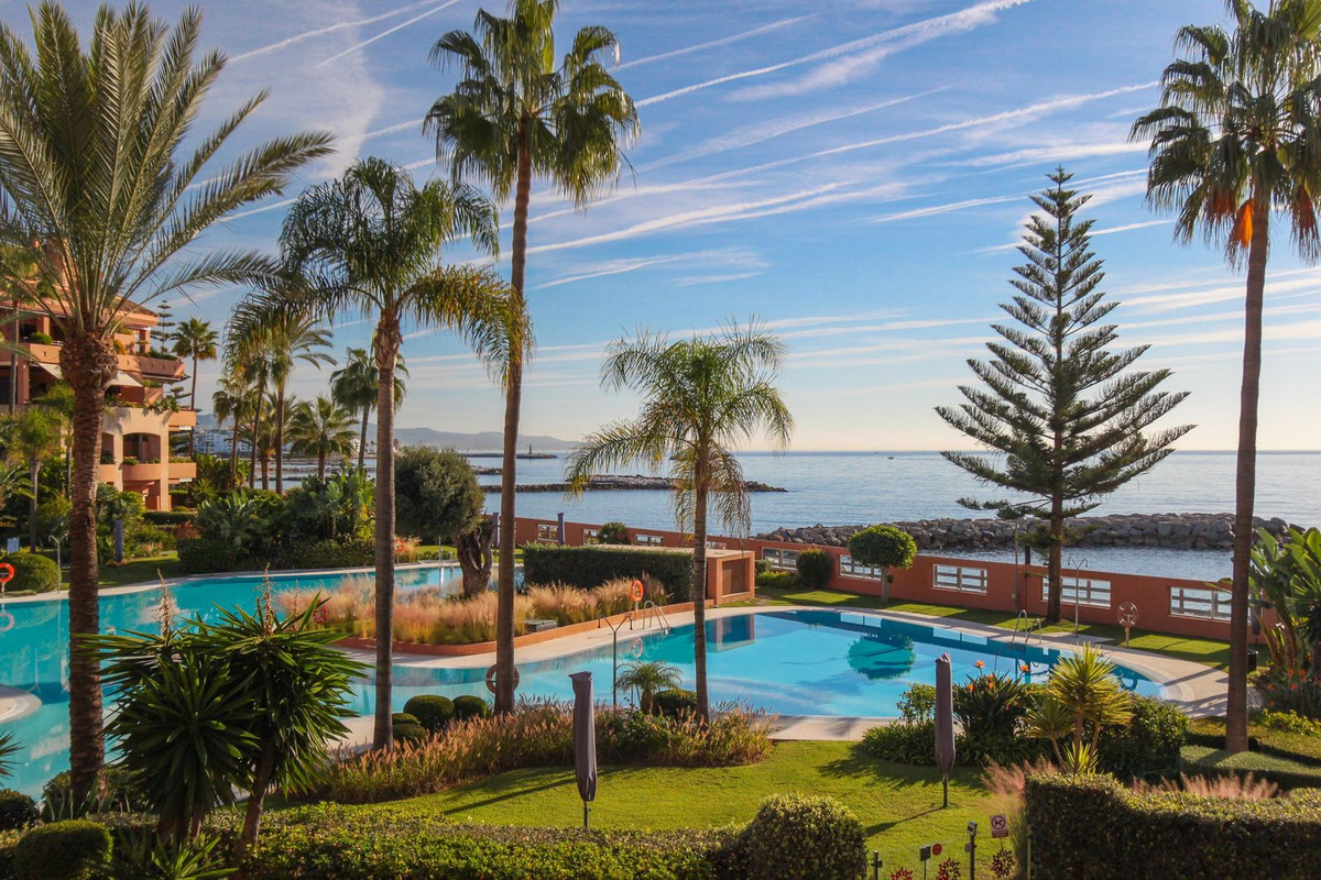 2 Bedroom Apartment for Sale in Puerto Banús