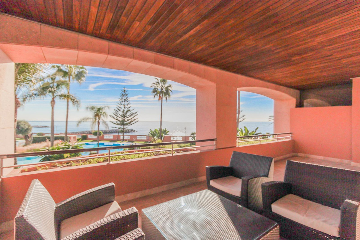 2 Bedroom Apartment for Sale in Puerto Banús — 3