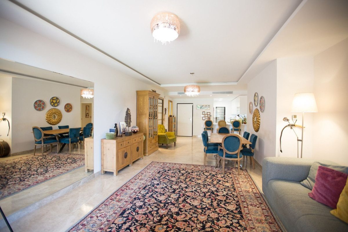 2 Bedroom Apartment for Sale in Nueva Andalucía — 3