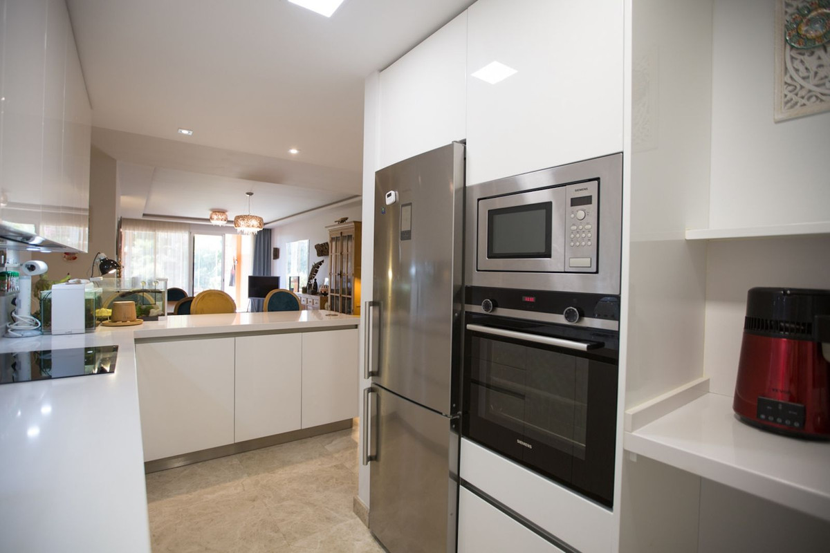 2 Bedroom Apartment for Sale in Nueva Andalucía — view 10