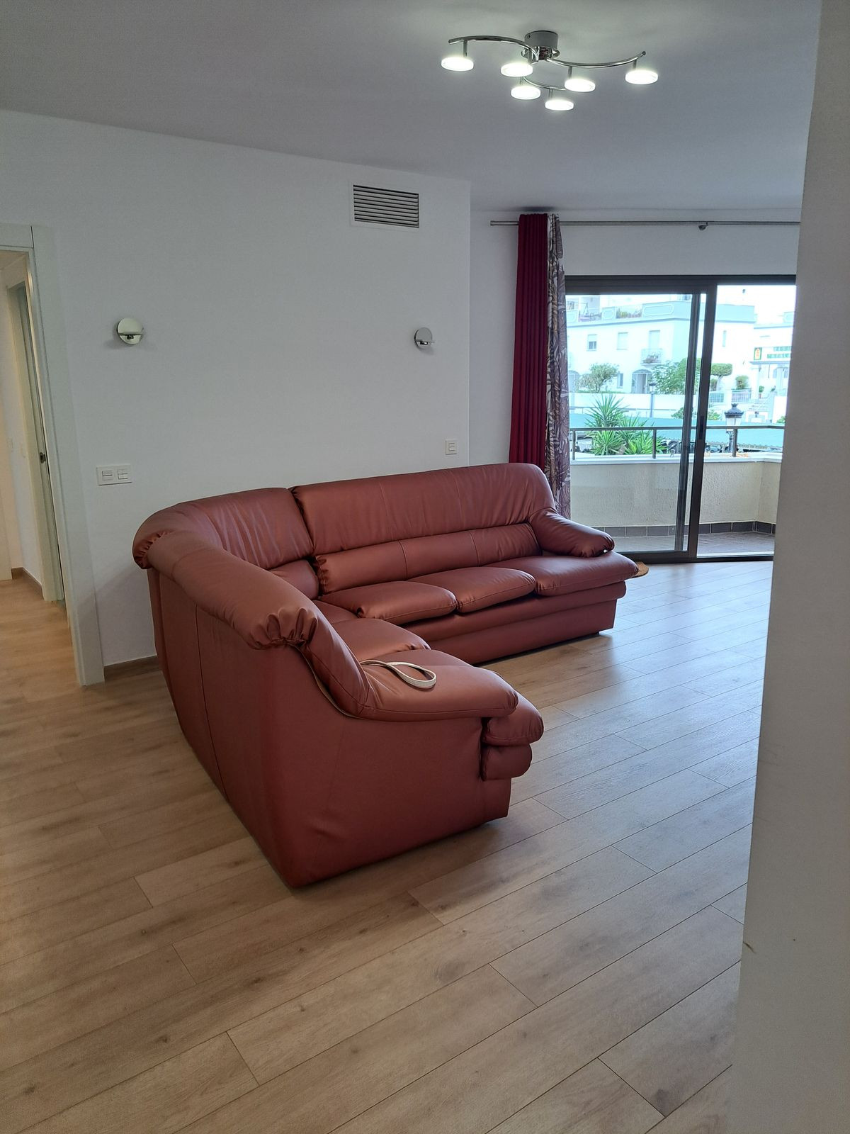 2 Bedroom Apartment for Sale in Estepona — 3