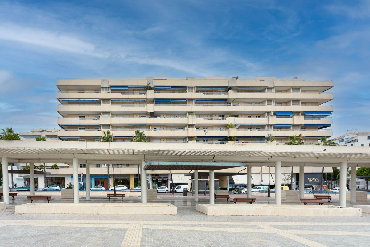 2 Bedroom Apartment for Sale in Puerto Banús