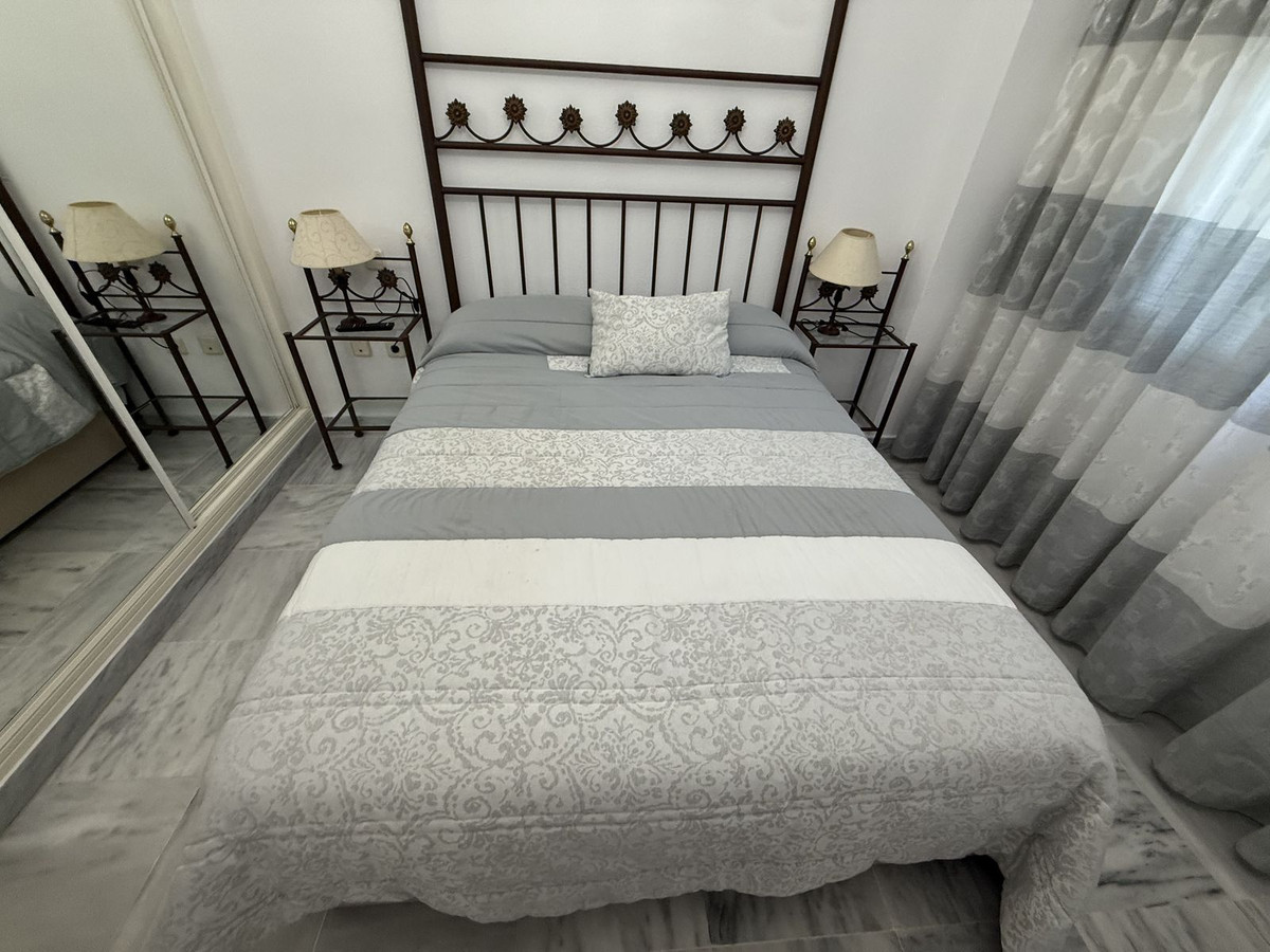 2 Bedroom Apartment for Sale in Puerto Banús — 7