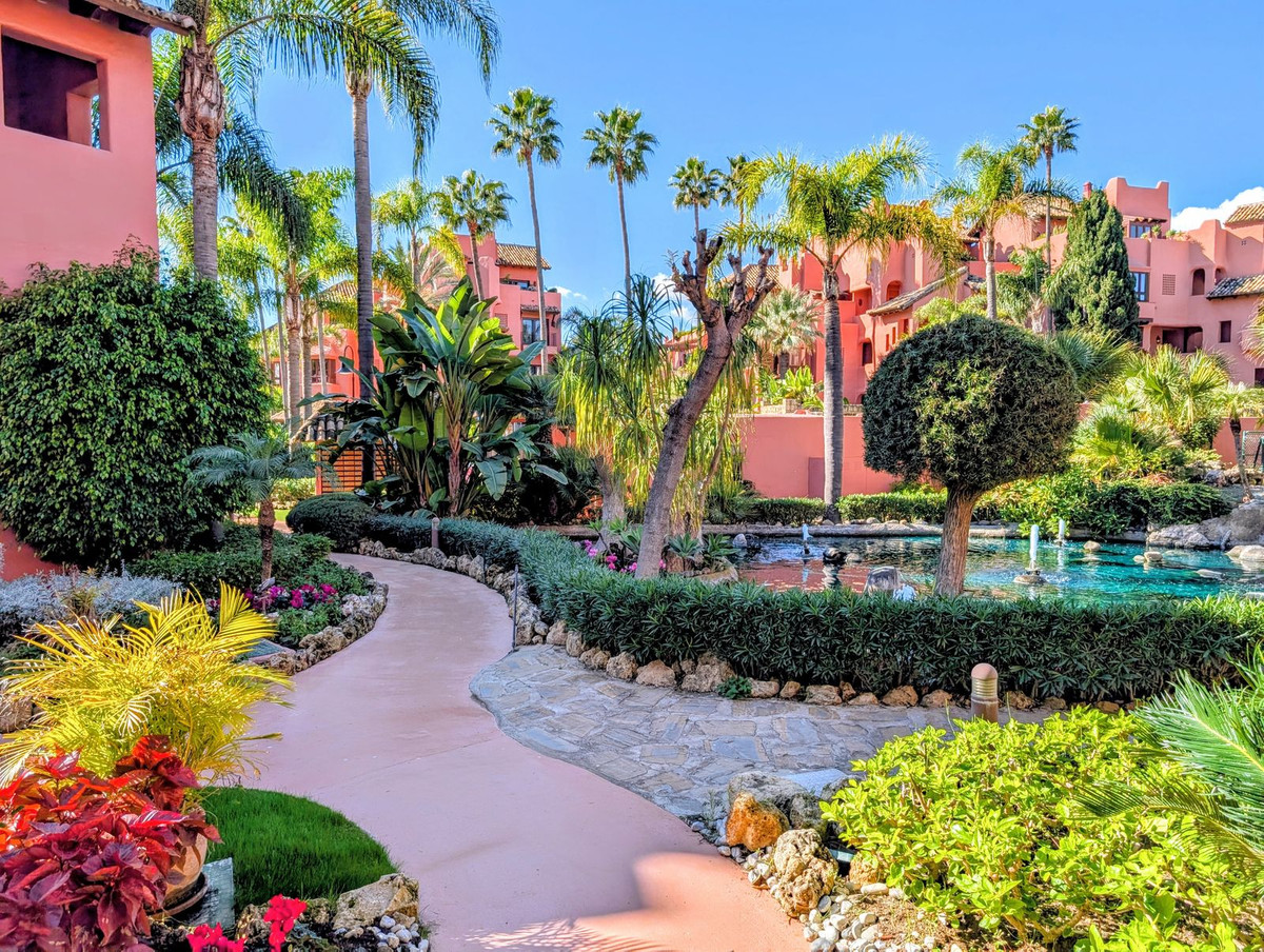 3 Bedroom Apartment for Sale in New Golden Mile — view 10