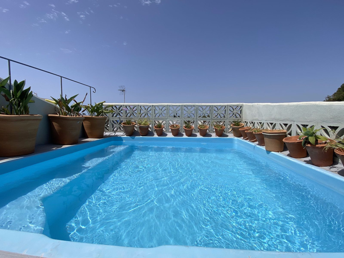 4 Bedroom Villa for Sale in San Pedro de Alcántara