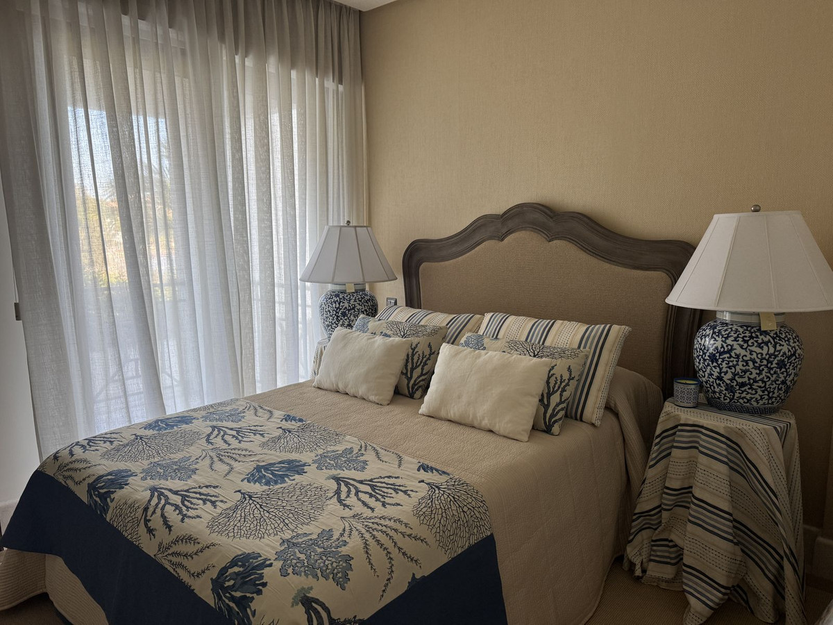 3 Bedroom Apartment for Sale in Estepona — 3