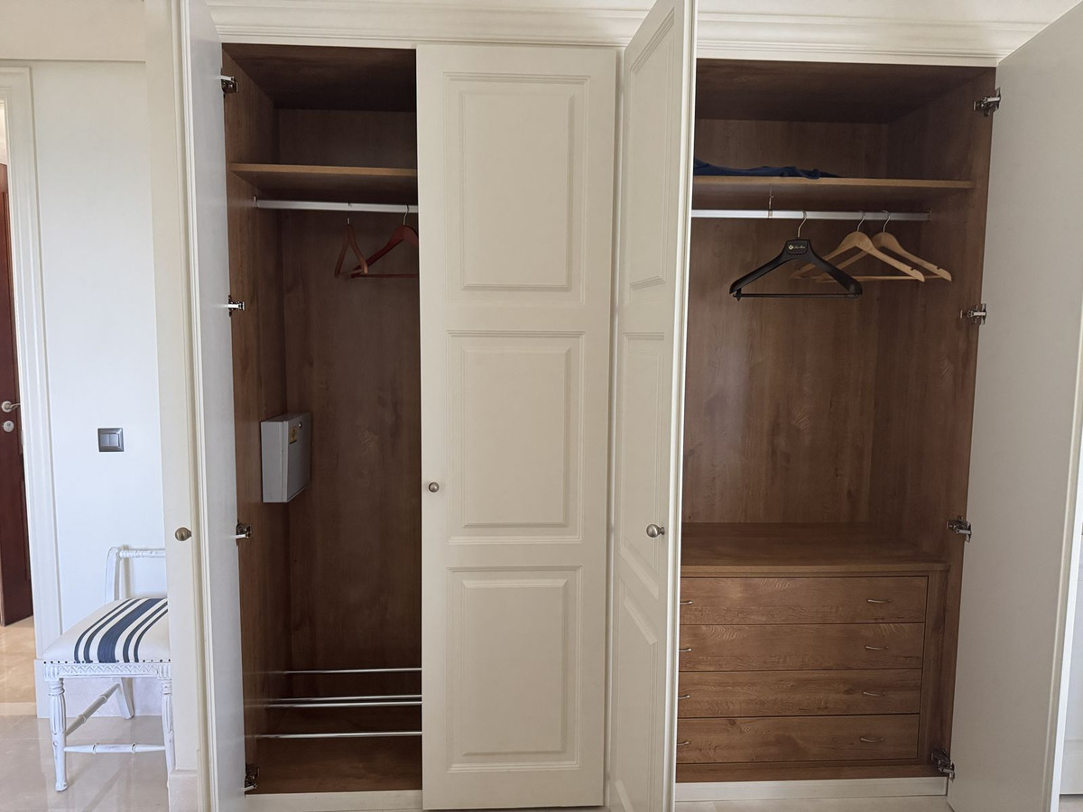 3 Bedroom Apartment for Sale in Estepona — 6