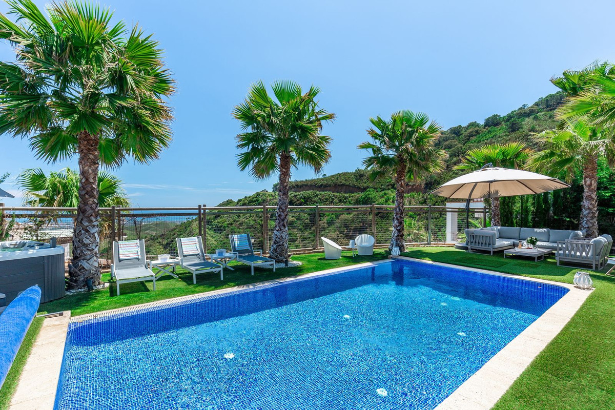 5 Bedroom Villa for Sale in Benahavís — 2