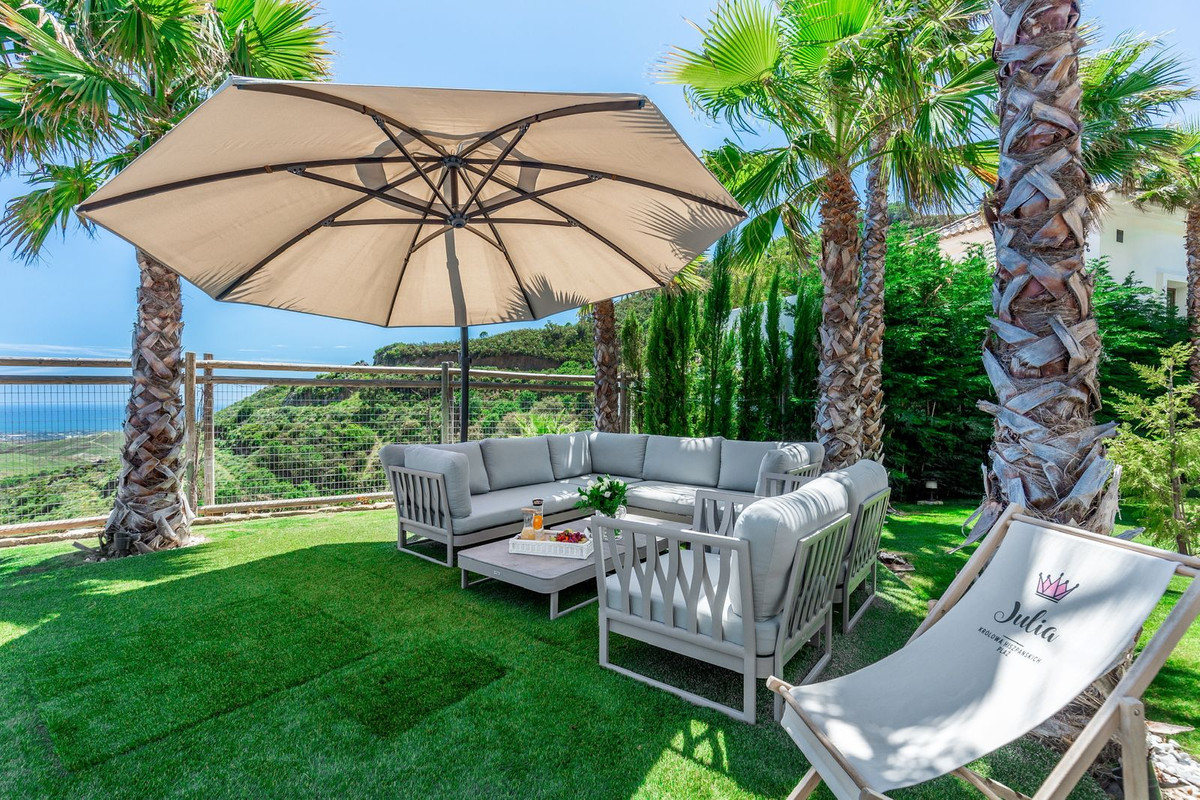 5 Bedroom Villa for Sale in Benahavís — 3