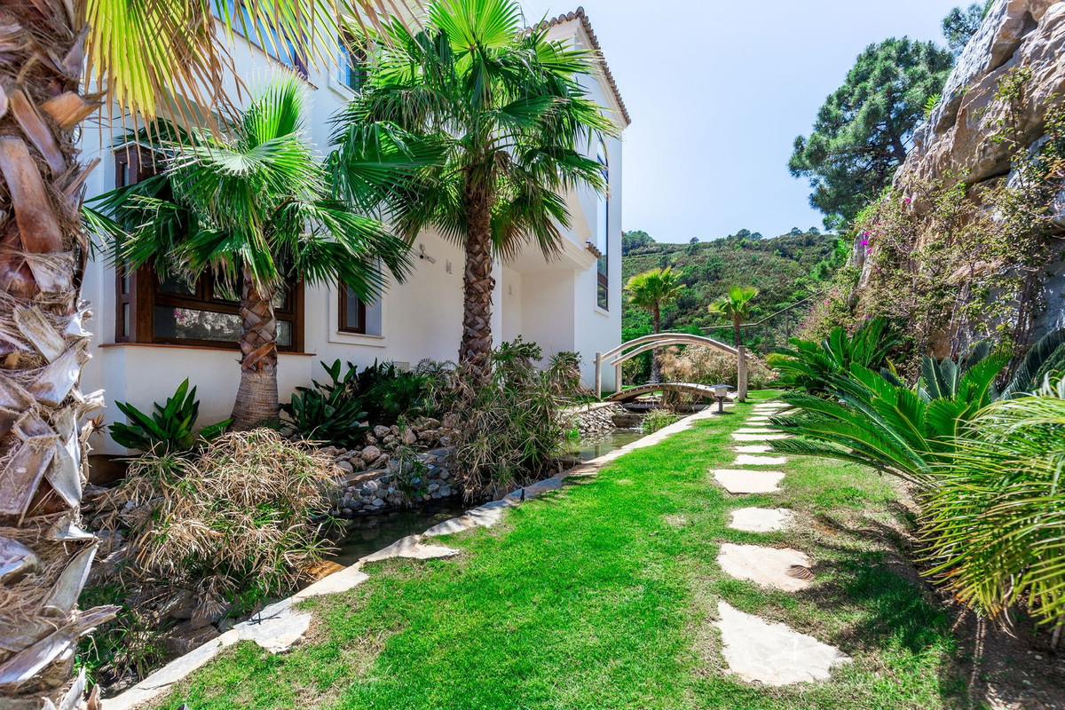 5 Bedroom Villa for Sale in Benahavís — 6