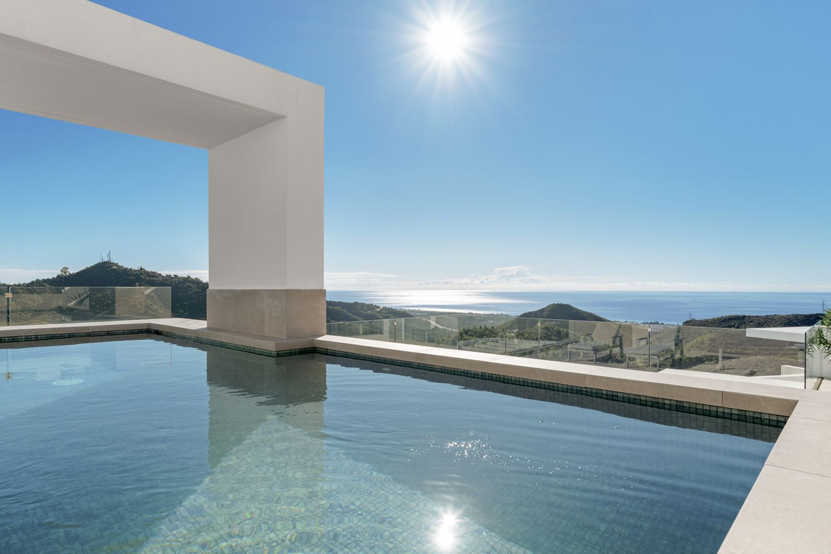 3 Bedroom Apartment for Sale in Ojén