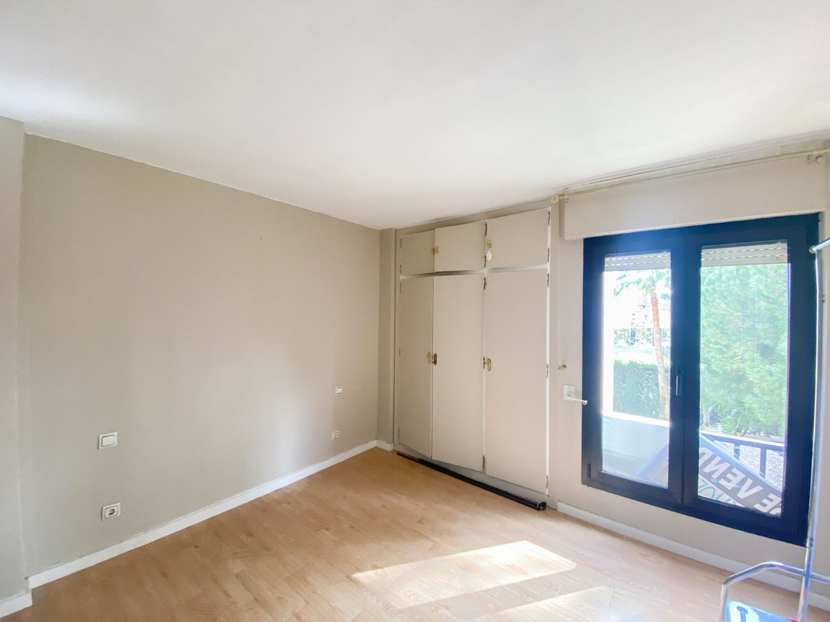 3 Bedroom Apartment for Sale in Nueva Andalucía — 6