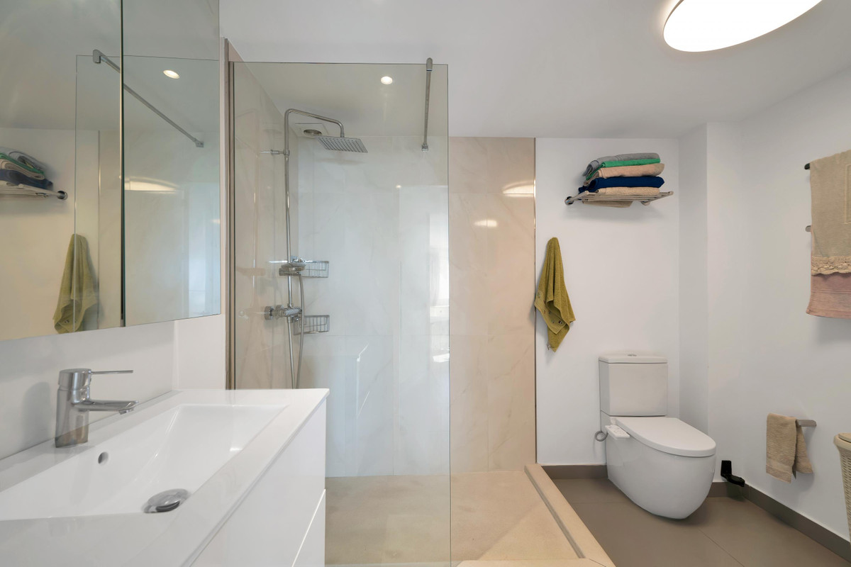 2 Bedroom Apartment for Sale in Marbella — view 11