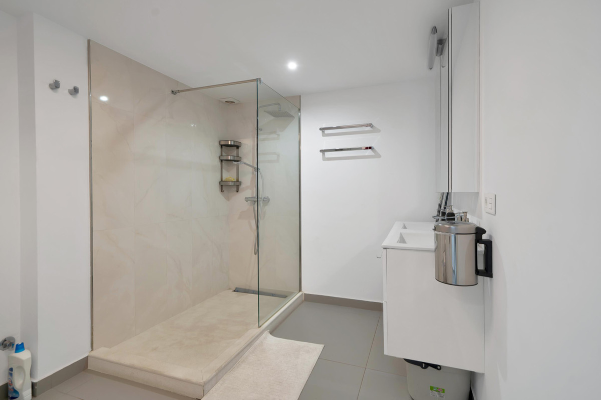 2 Bedroom Apartment for Sale in Marbella — 9