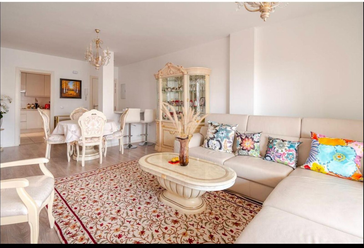 3 Bedroom Apartment for Sale in Nueva Andalucía — 4