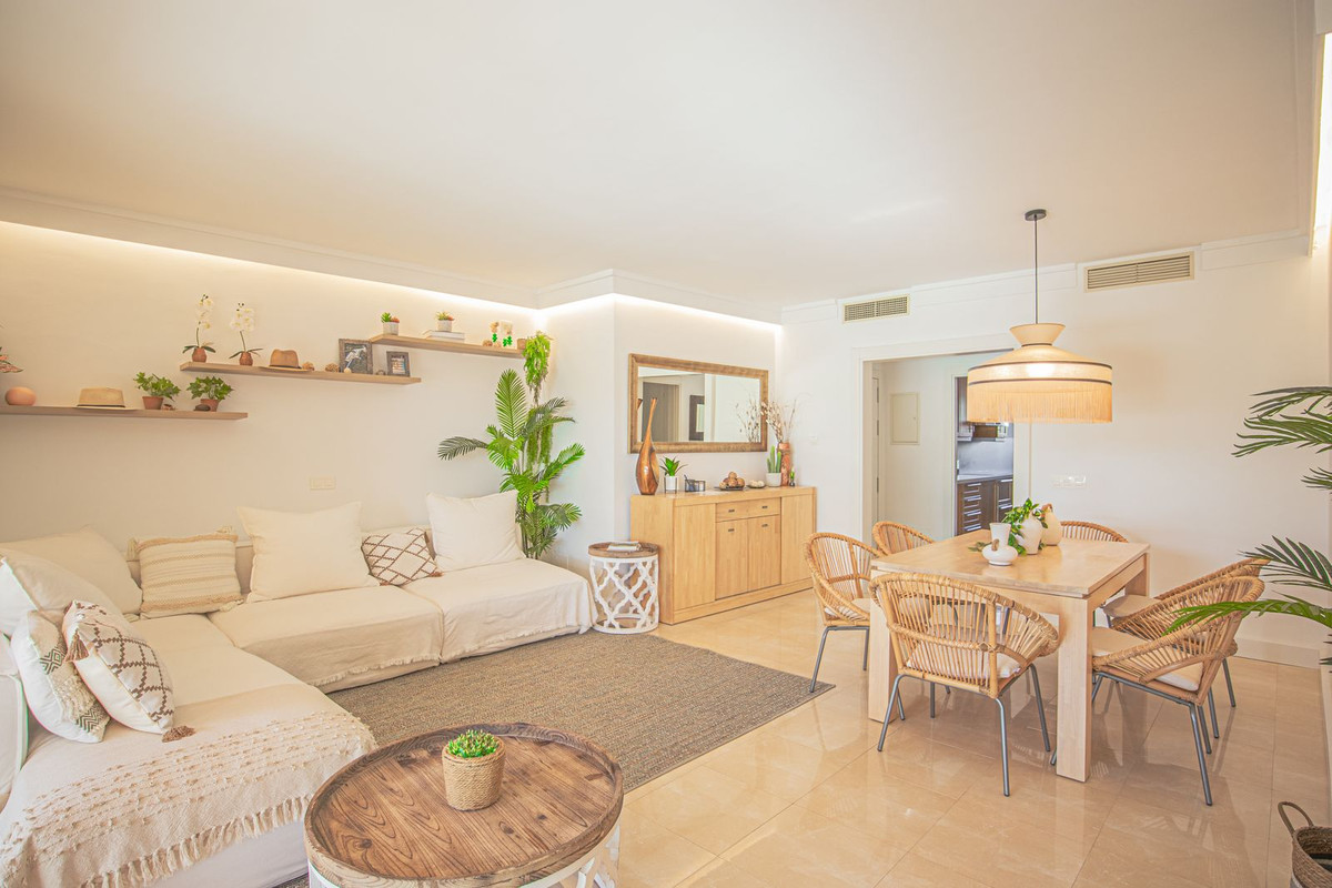 3 Bedroom Apartment for Sale in Estepona — 7