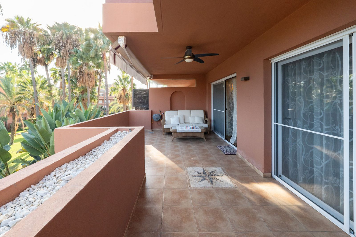 2 Bedroom Apartment for Sale in Puerto Banús — 5