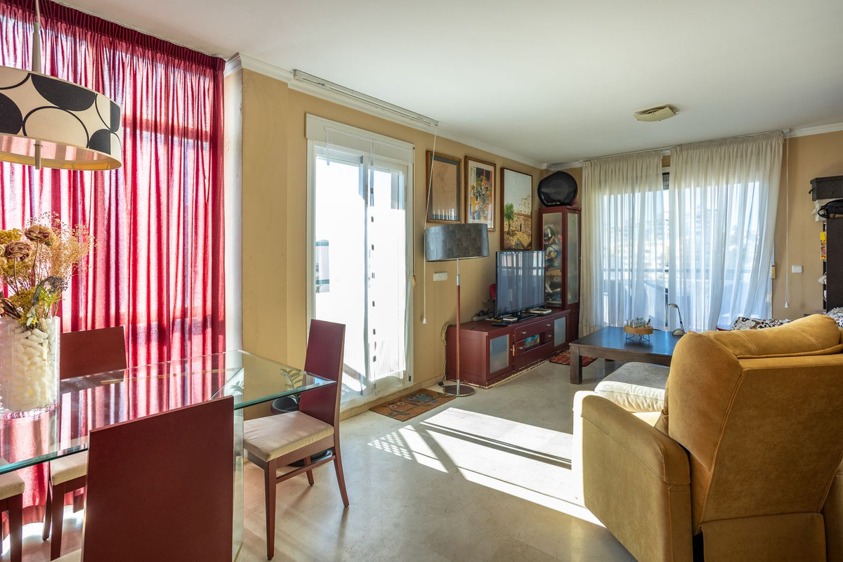 3 Bedroom Apartment for Sale in Estepona — 3
