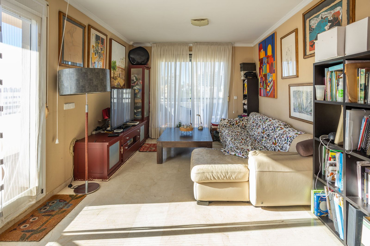 3 Bedroom Apartment for Sale in Estepona — 4