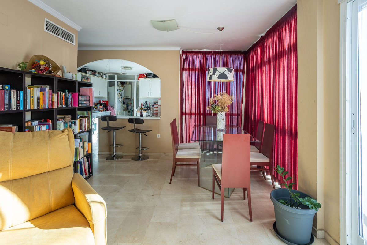 3 Bedroom Apartment for Sale in Estepona — 6