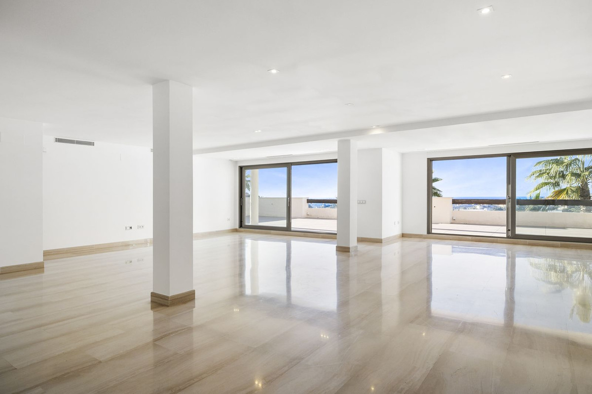 3 Bedroom Apartment for Sale in Benahavís — 4