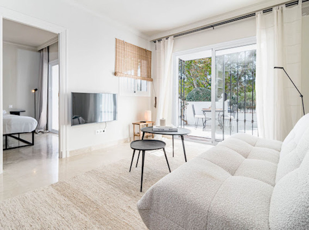 2 Bedroom Apartment for Sale in Nueva Andalucía — 4