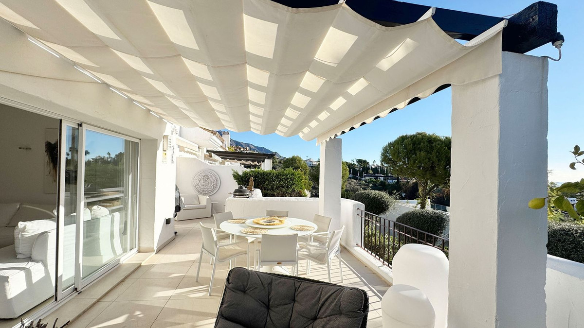 2 Bedroom Apartment for Sale in Nueva Andalucía — 3