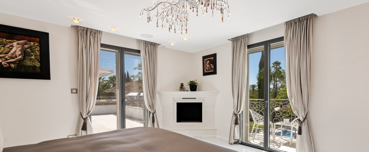 6 Bedroom Villa for Sale in Nueva Andalucía — view 15