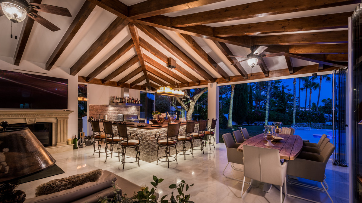 6 Bedroom Villa for Sale in Nueva Andalucía — view 19