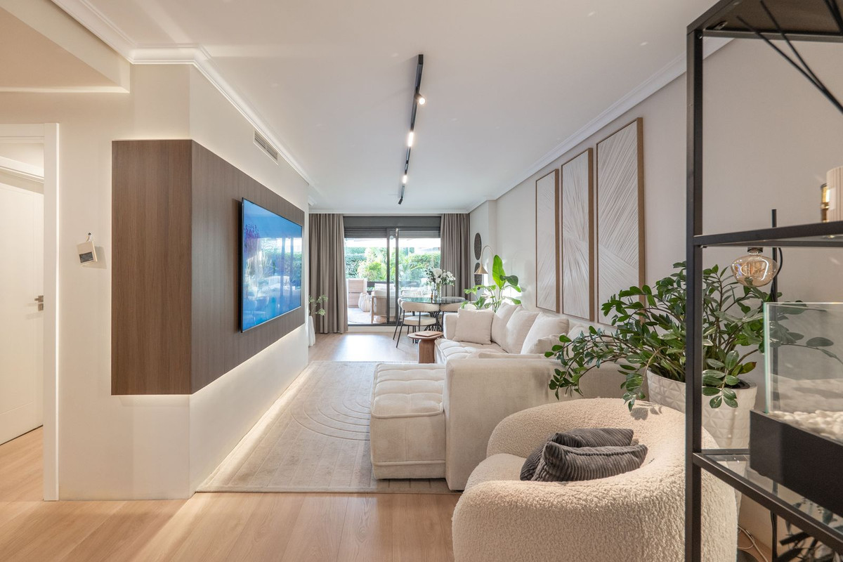 2 Bedroom Apartment for Sale in Selwo