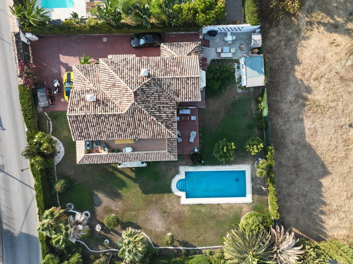 7 Bedroom Villa for Sale in Guadalmina Alta