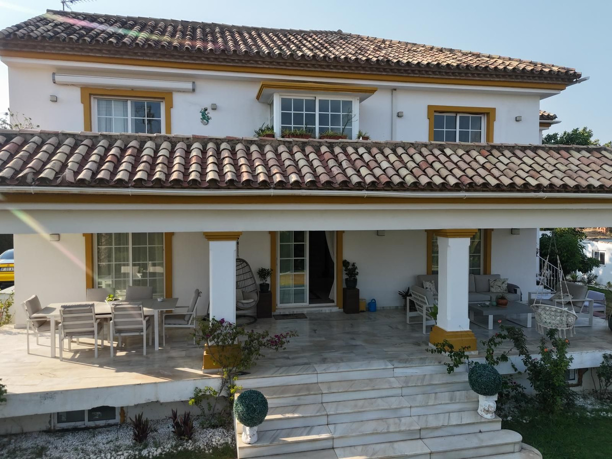7 Bedroom Villa for Sale in Guadalmina Alta — 3