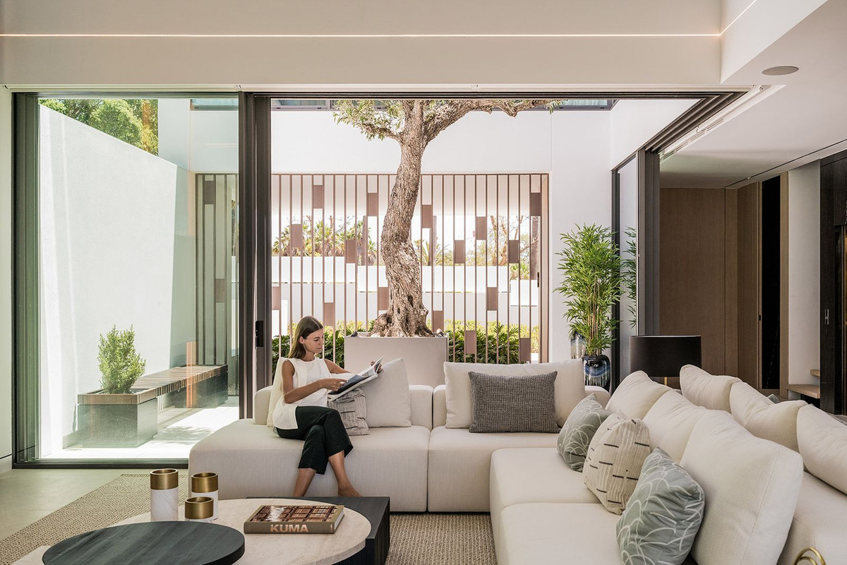 4 Bedroom Villa for Sale in Marbella — 2