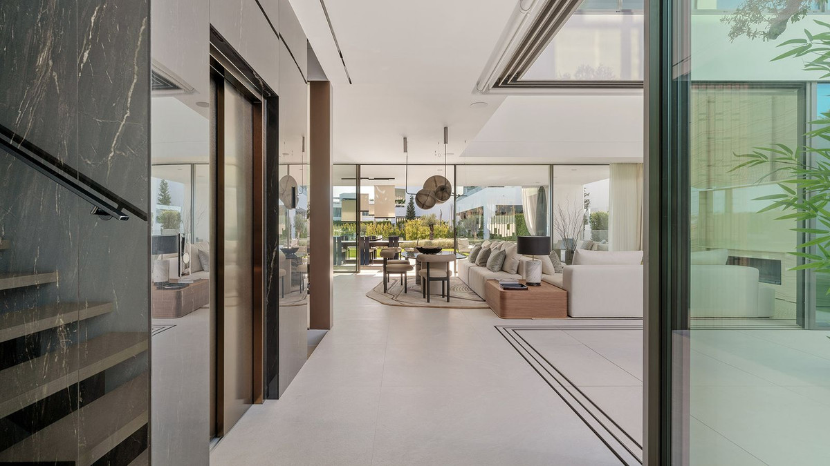 4 Bedroom Villa for Sale in Marbella — 3