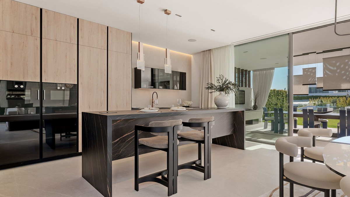4 Bedroom Villa for Sale in Marbella — 8