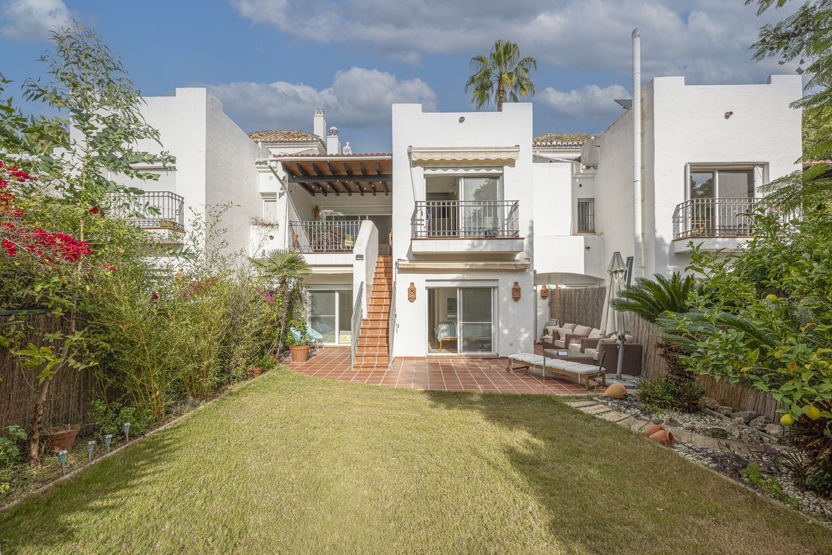 3 Bedroom Villa for Sale in Istán