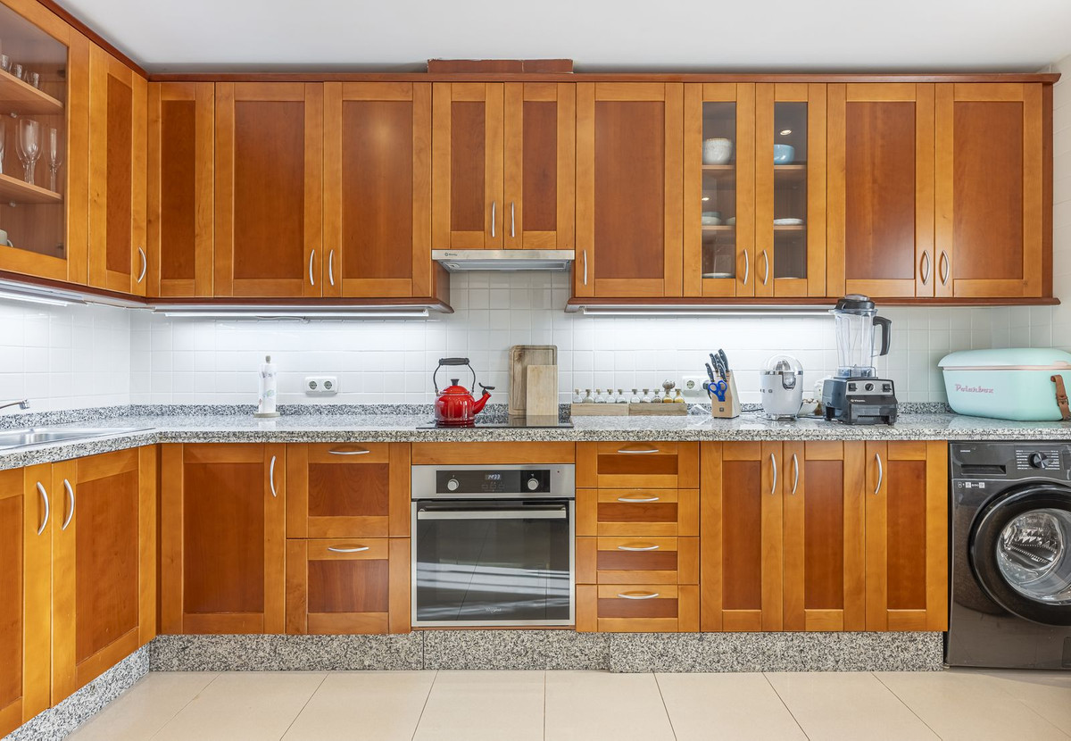3 Bedroom Villa for Sale in Istán — view 10