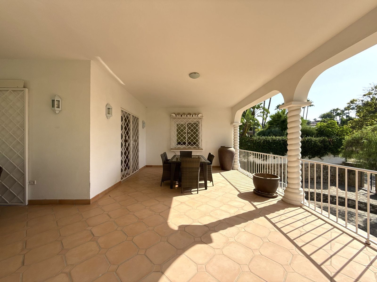 3 Bedroom Villa for Sale in San Pedro de Alcántara — 4