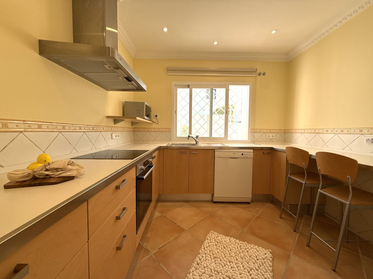 3 Bedroom Villa for Sale in San Pedro de Alcántara — 5