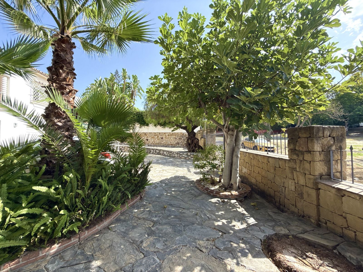 3 Bedroom Villa for Sale in San Pedro de Alcántara — 8