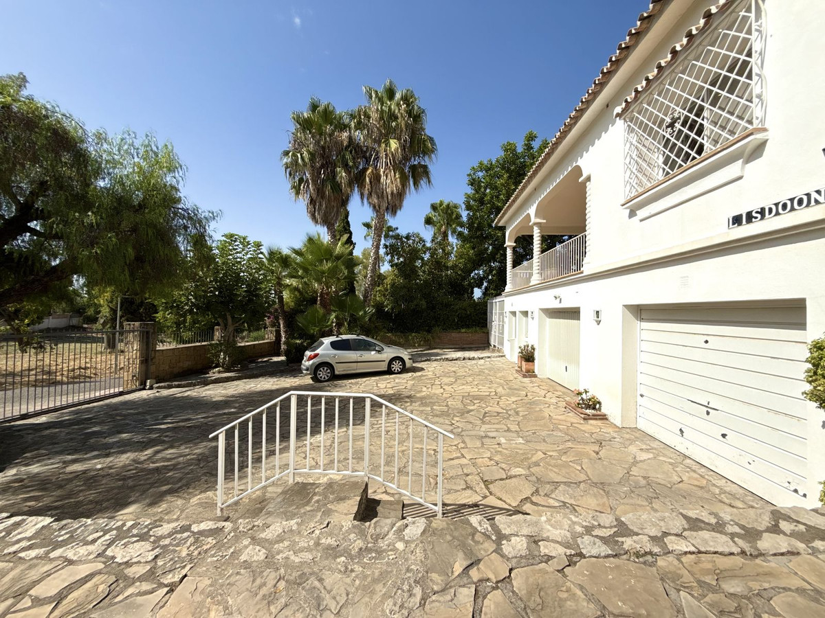 3 Bedroom Villa for Sale in San Pedro de Alcántara — 9